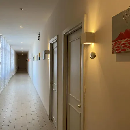 Up Hotel