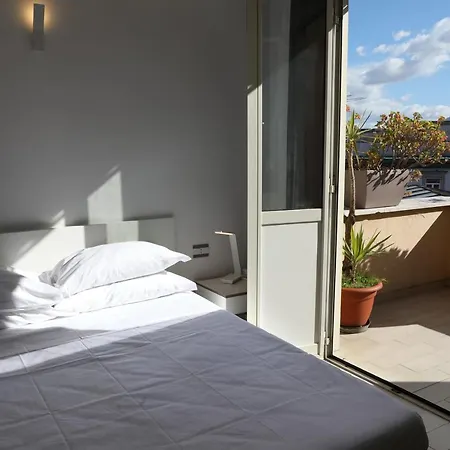 Up Hotel 3*